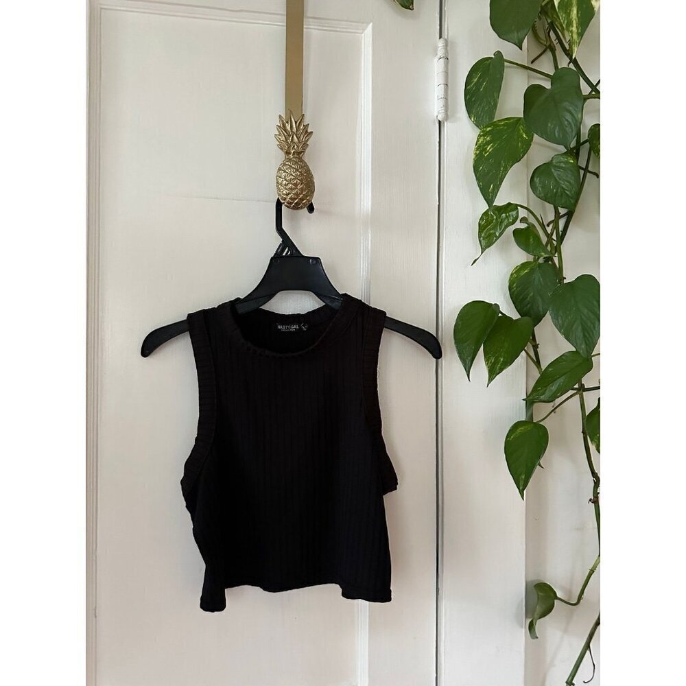 Nasty Gal women’s size 10 black cropped tank top